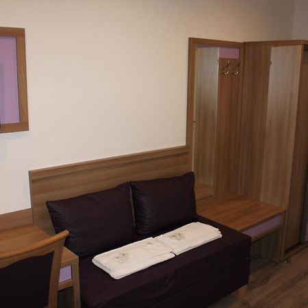 Slamba Hostel Аугсбург Номер фото