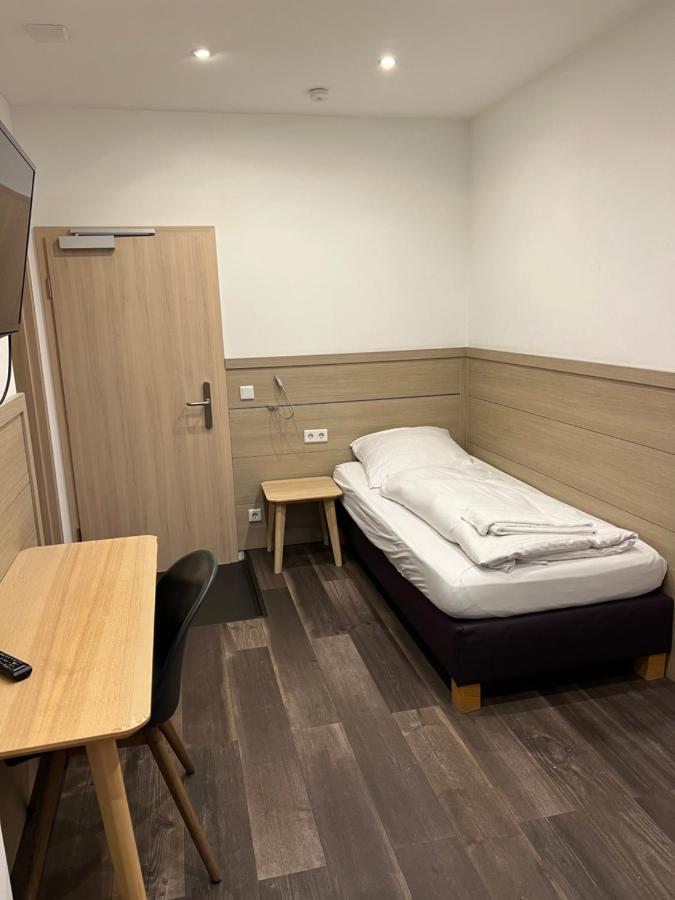 Slamba Hostel Аугсбург Экстерьер фото