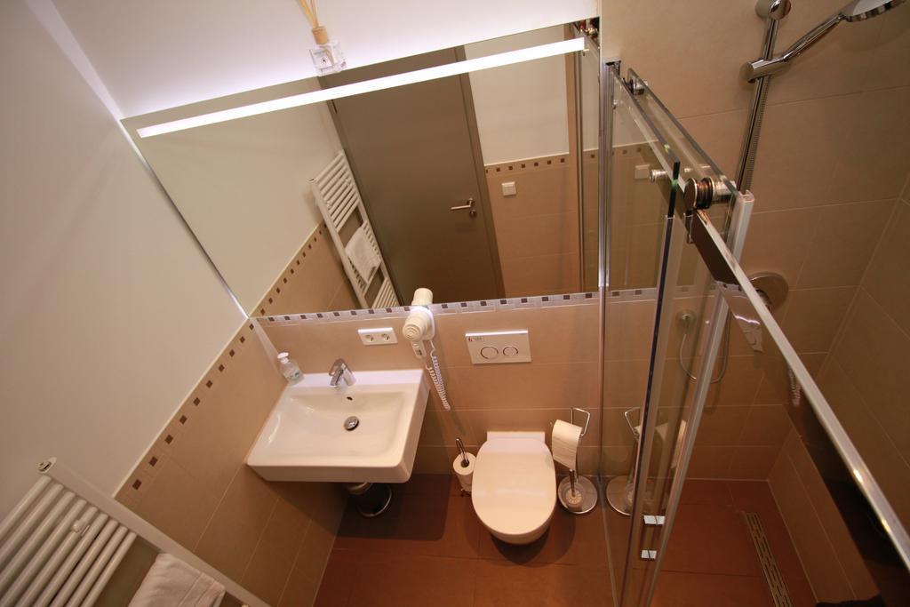 Slamba Hostel Аугсбург Номер фото