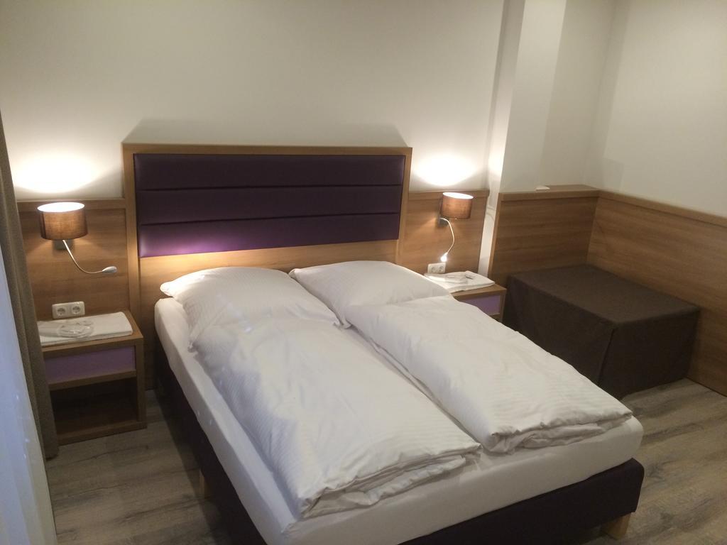 Slamba Hostel Аугсбург Номер фото