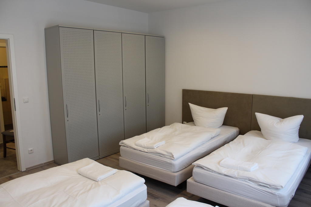 Slamba Hostel Аугсбург Экстерьер фото