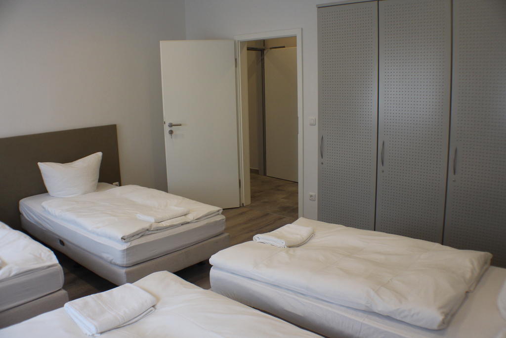 Slamba Hostel Аугсбург Номер фото