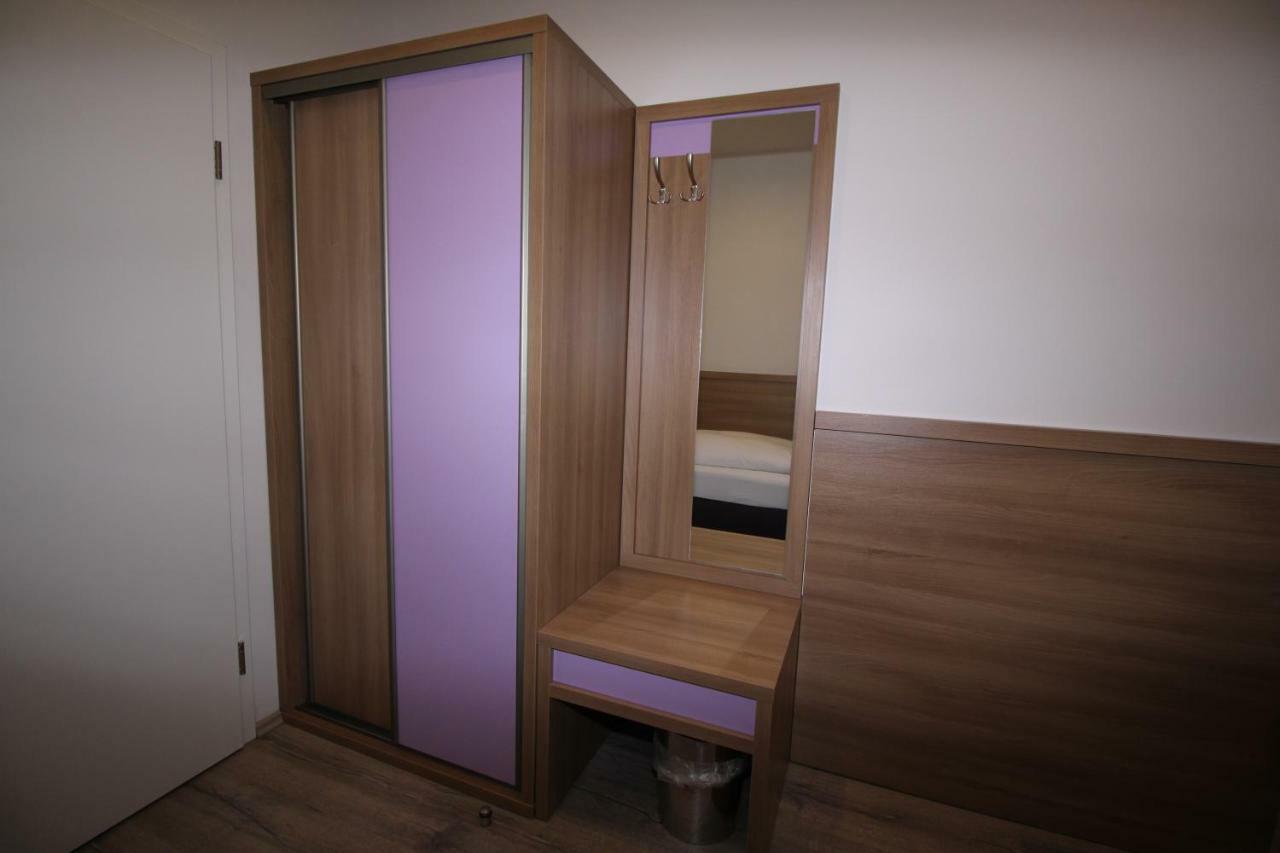 Slamba Hostel Аугсбург Экстерьер фото
