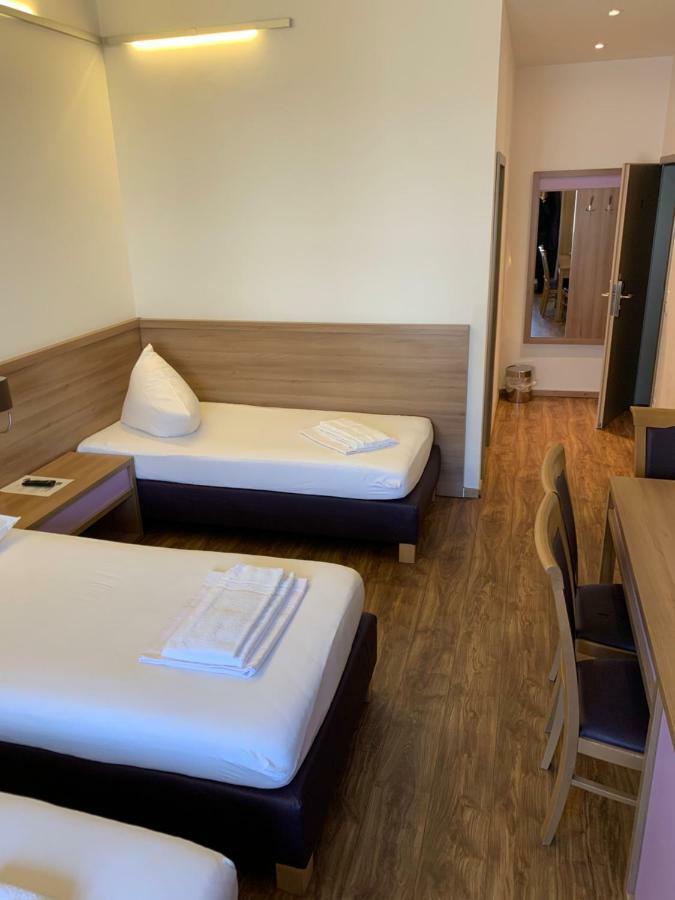 Slamba Hostel Аугсбург Экстерьер фото